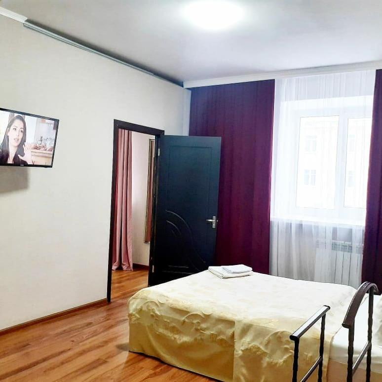 City Hotel Ustʼ-Kamenogorsk エクステリア 写真