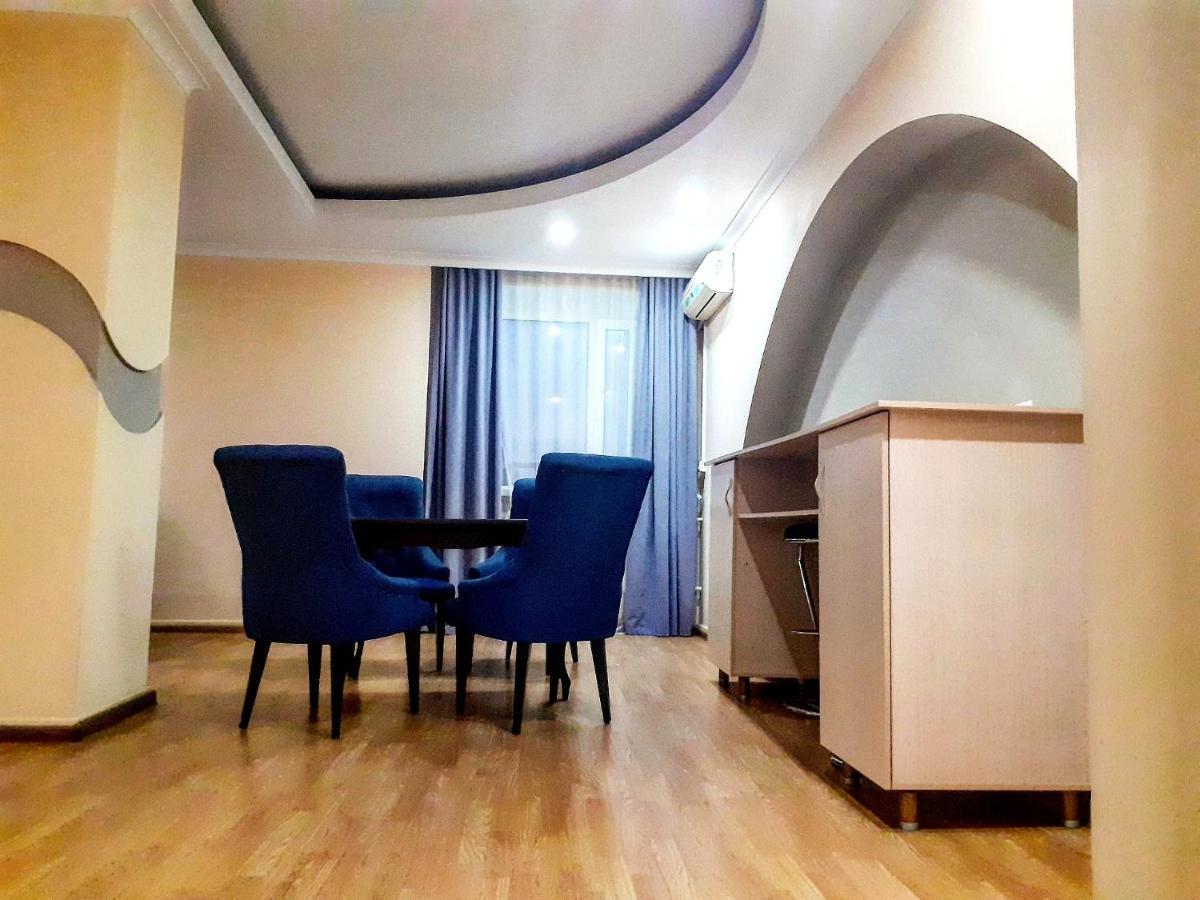City Hotel Ustʼ-Kamenogorsk エクステリア 写真
