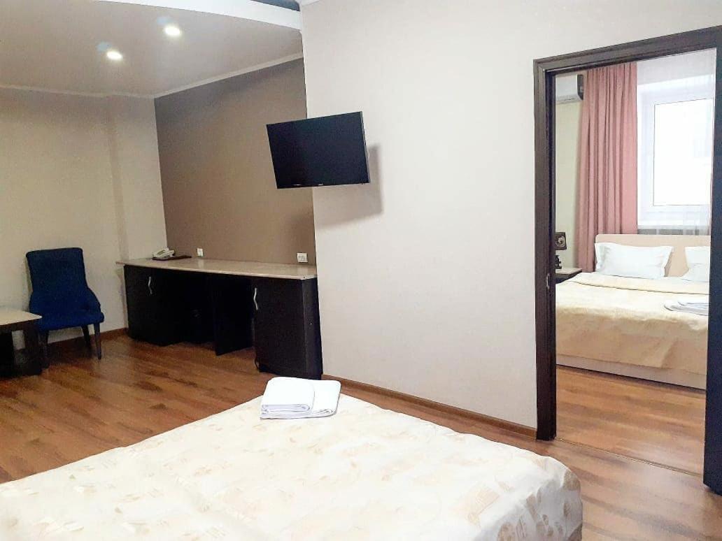 City Hotel Ustʼ-Kamenogorsk エクステリア 写真