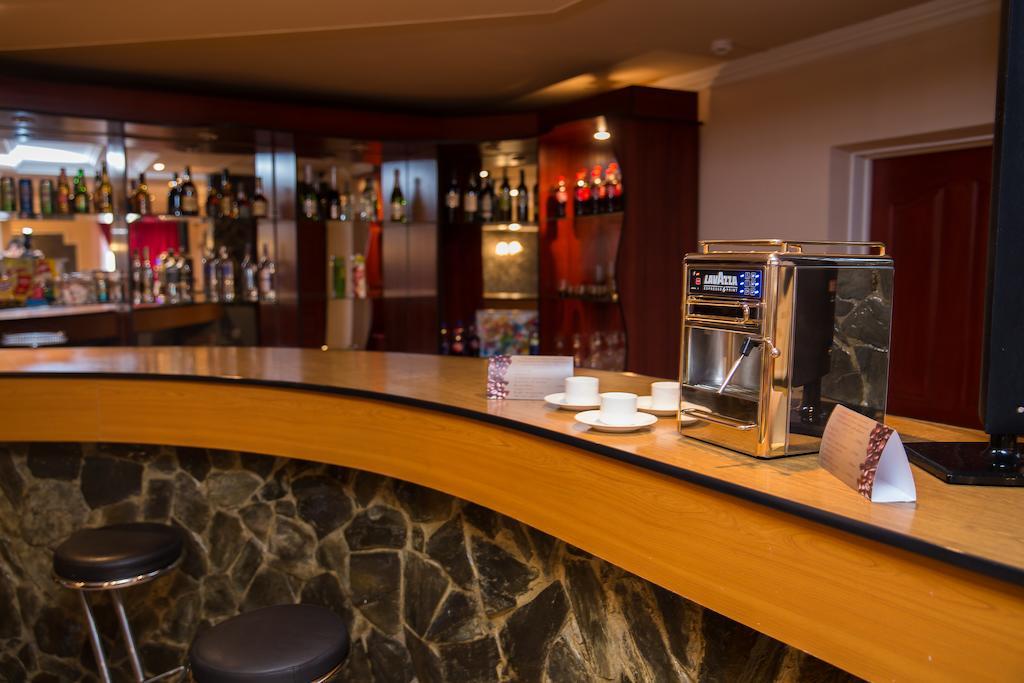 City Hotel Ustʼ-Kamenogorsk エクステリア 写真