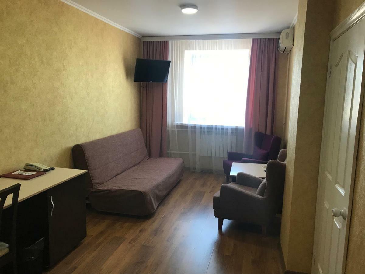 City Hotel Ustʼ-Kamenogorsk エクステリア 写真