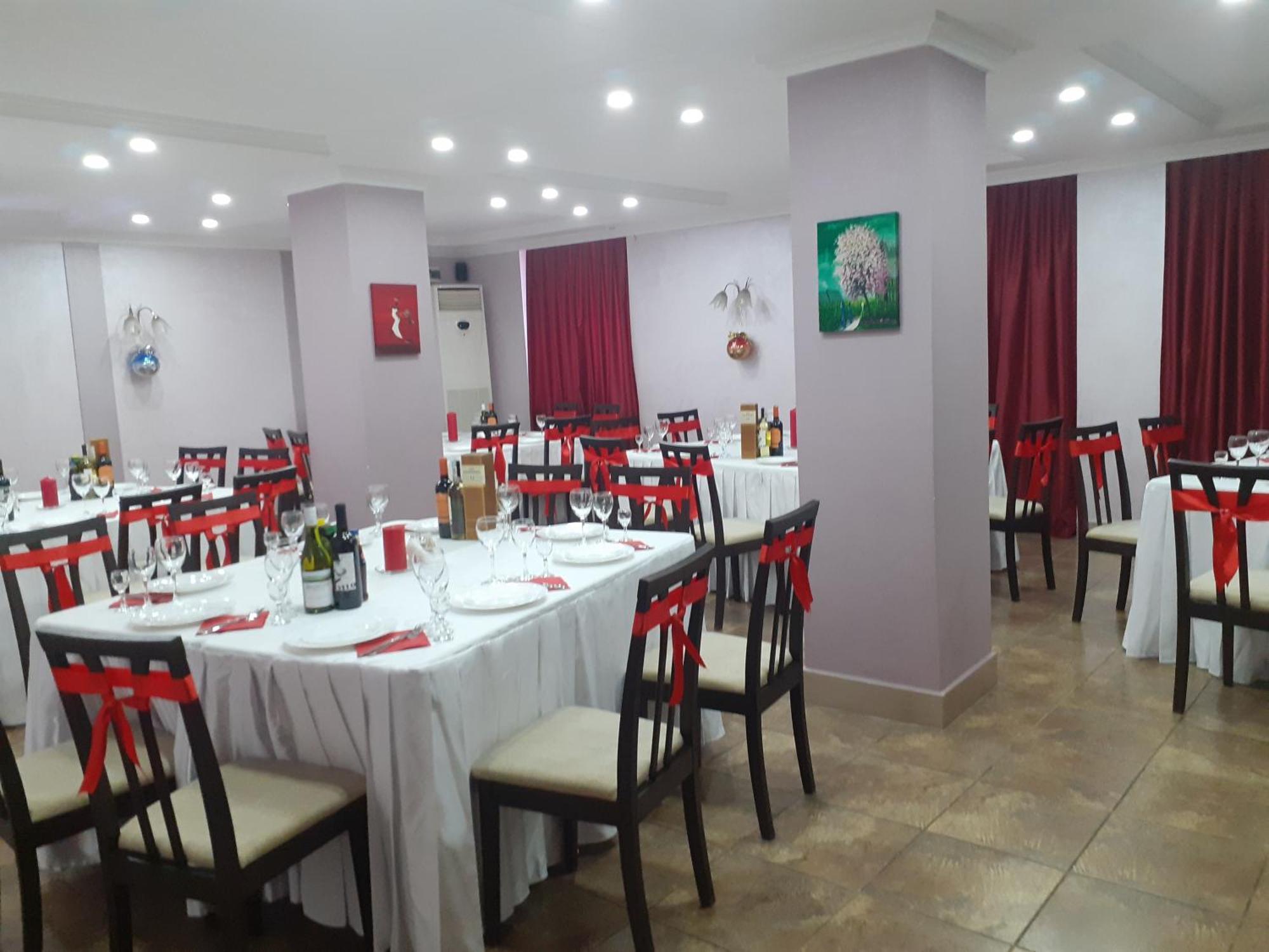 City Hotel Ustʼ-Kamenogorsk エクステリア 写真