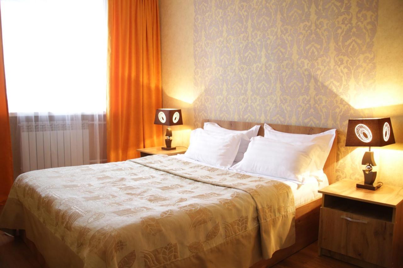 City Hotel Ustʼ-Kamenogorsk エクステリア 写真