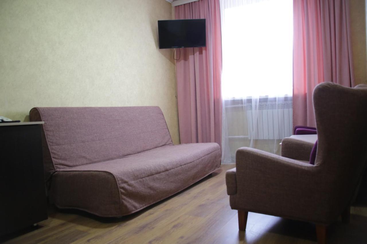 City Hotel Ustʼ-Kamenogorsk エクステリア 写真