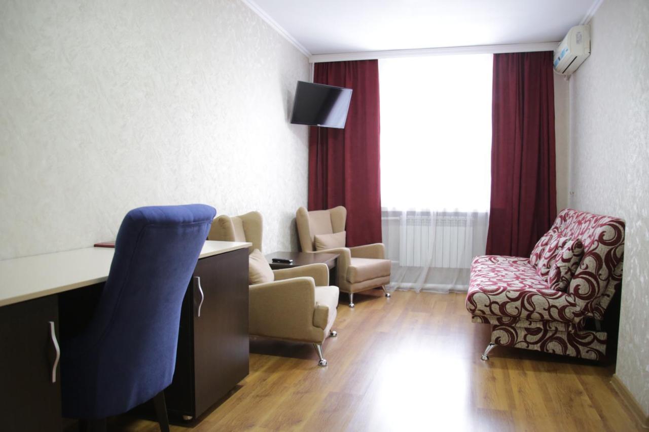 City Hotel Ustʼ-Kamenogorsk エクステリア 写真